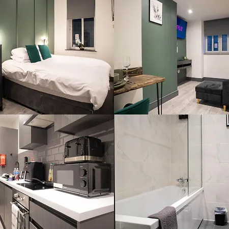 Centre With Super King Bed Fully Equipped Perfect For Long Apartment *