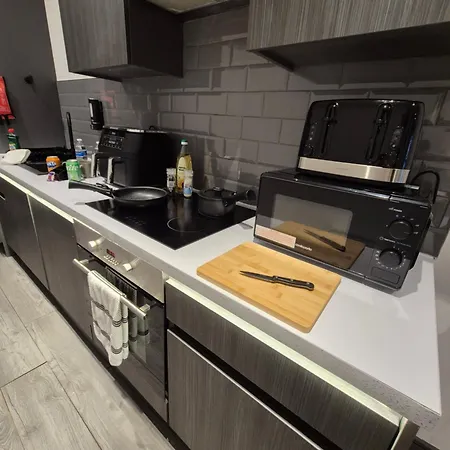 Centre With Super King Bed Fully Equipped Perfect For Long