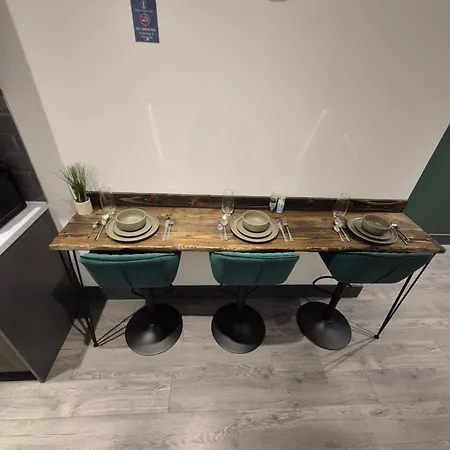 Apartment Centre With Super King Bed Fully Equipped Perfect For Long *