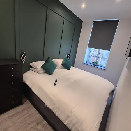 Centre With Super King Bed Fully Equipped Perfect For Long