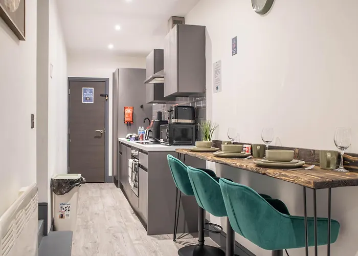 Centre With Super King Bed Fully Equipped Perfect For Long