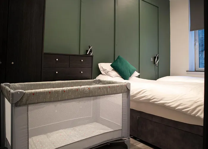 Apartment Centre With Super King Bed Fully Equipped Perfect For Long Bradford (West Yorkshire)